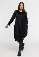 Gúna 'Lunet' – nua-aimseartha, galánta & le dearadh láidir carachtair